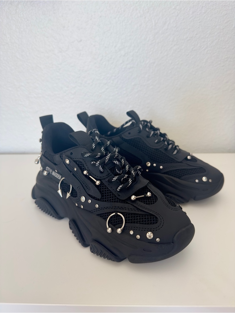 Steve Madden Pierced Possession Sneakers